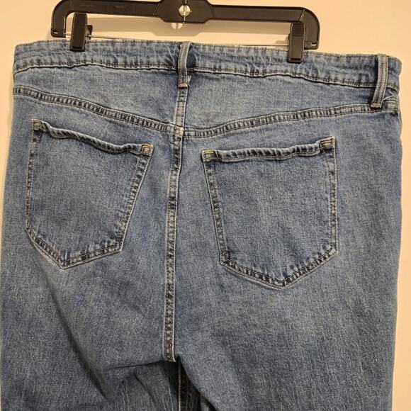 Old Navy Plus Size 20 Extra High Rise Wide Leg Jeans Distressed Hem Medium Wash - Picture 10 of 11